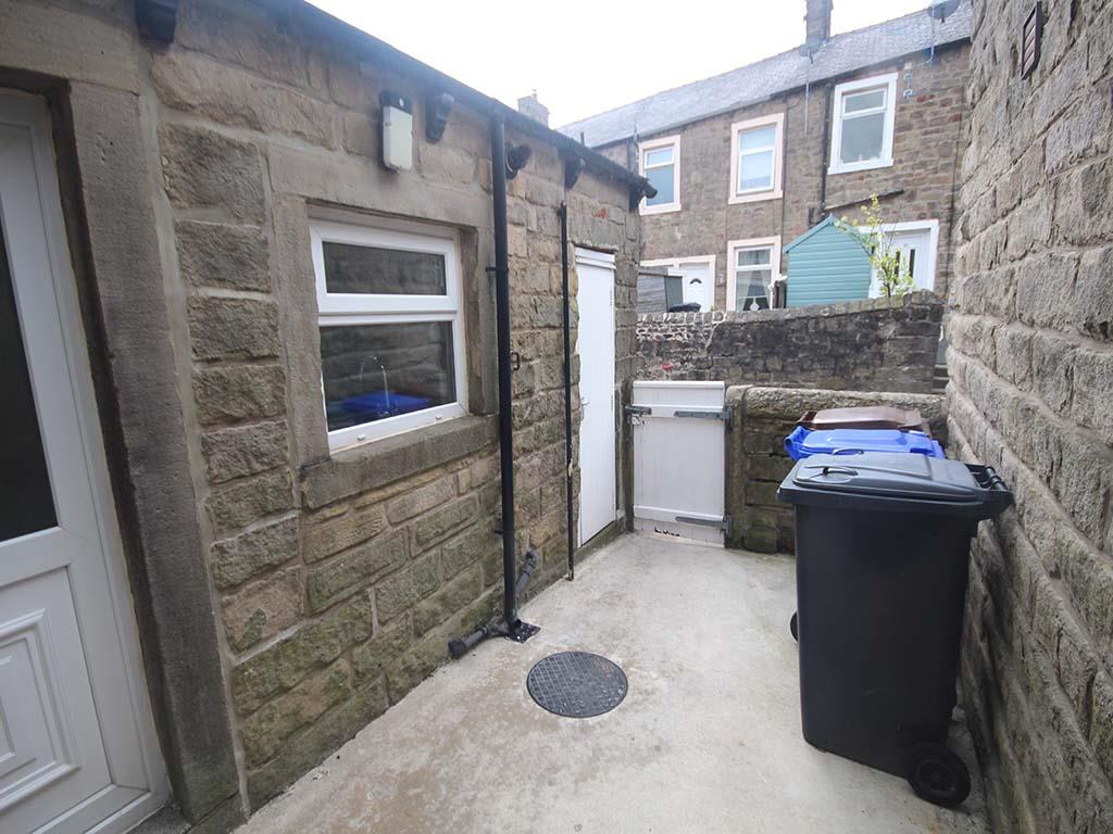 3 bedroom mid terrace house To Let in Barnoldswick - IMG_6879.jpg